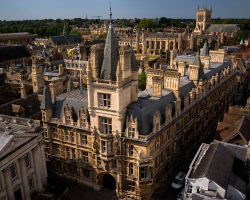 college-5757815_1920